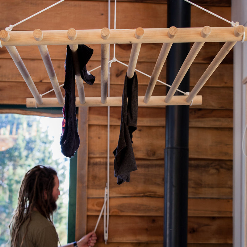 Load image into Gallery viewer, Pulley Laundry Rack, simple to use
